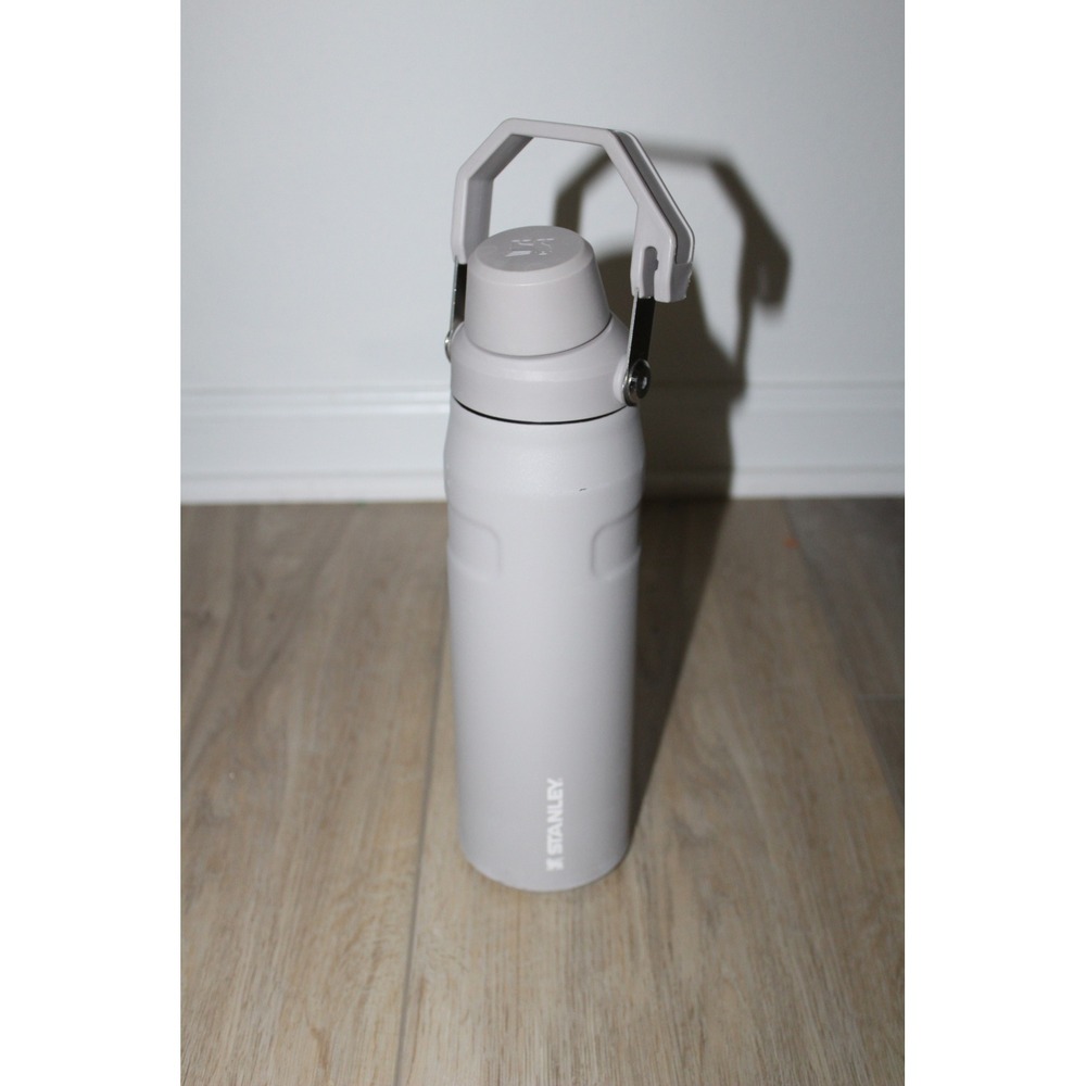 Stanley Iceflow Fast Flow AeroLight Bottle 24oz Light Gray Steel Water Bottle
